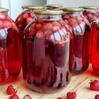 Natural Strawberry Kompot - Image 1